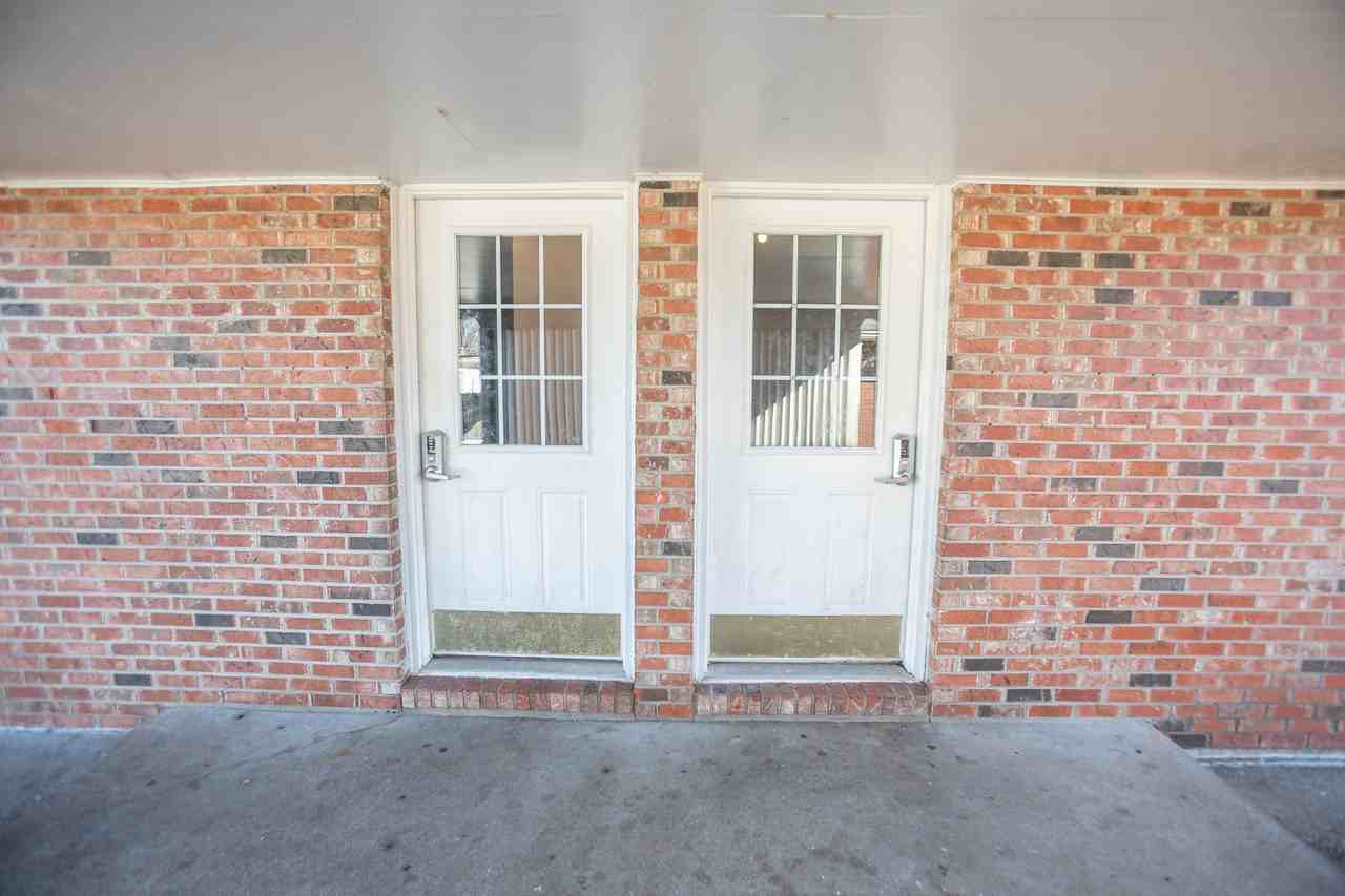 220 West Ashley Street - Photo 2 of 36