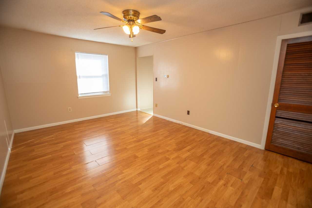 220 West Ashley Street - Photo 4 of 36