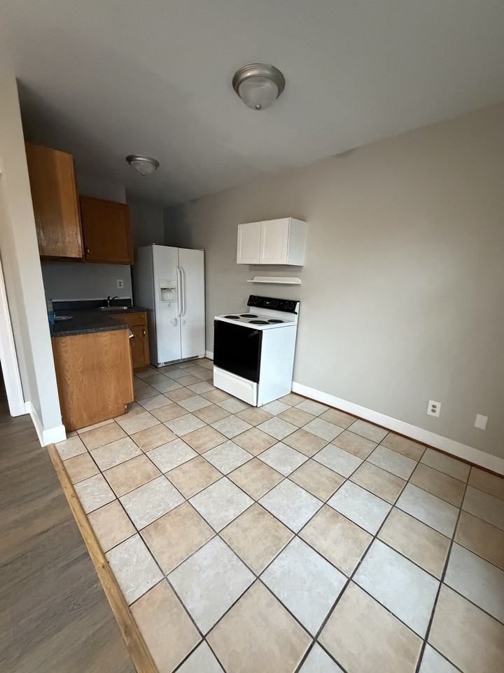 340 South Main Street - Photo 6 of 8