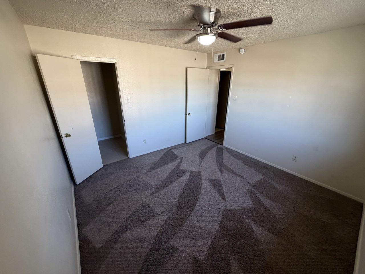 207 East 23rd Street - Photo 4 of 8