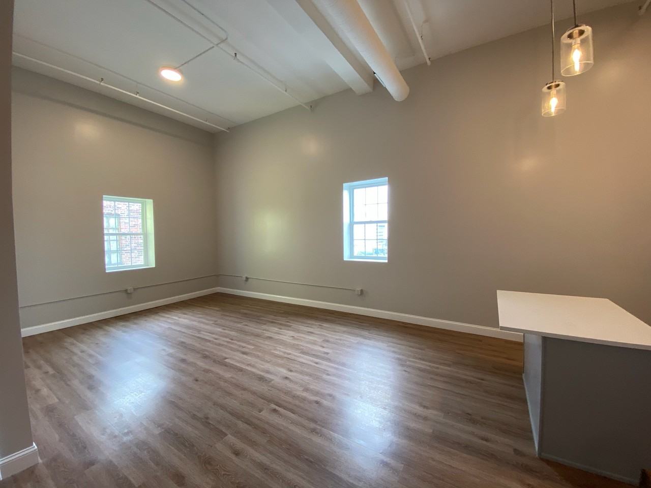 159 Washington St - Photo 3 of 32