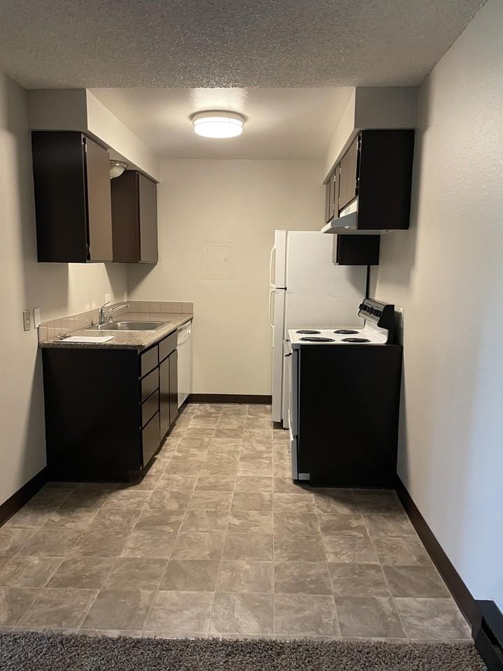 707 S. CANNON ST. - Photo 3 of 18