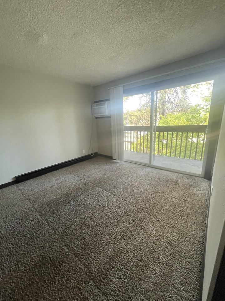 707 S. CANNON ST. - Photo 4 of 18