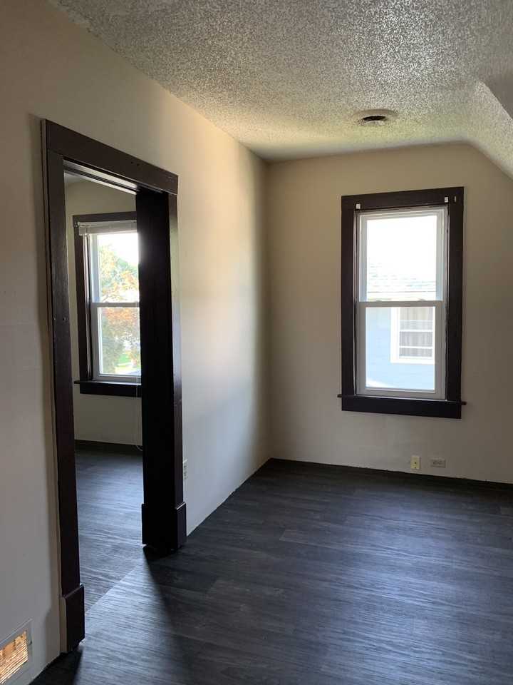 501 1/2 N Main - Photo 6 of 9