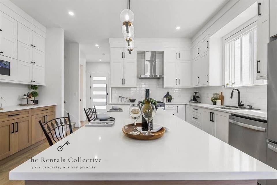 19637 76 Avenue - Photo 2 of 18