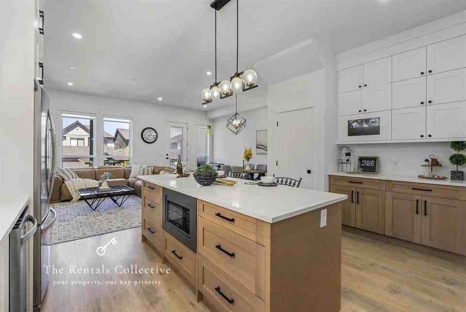 19637 76 Avenue - Photo 4 of 18