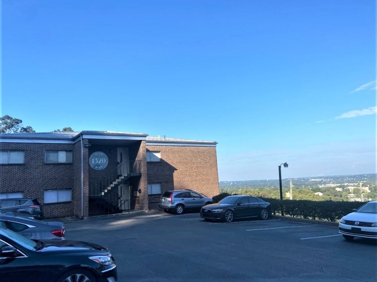 THE VIEW ON 18TH-1320 - Photo 4 of 8