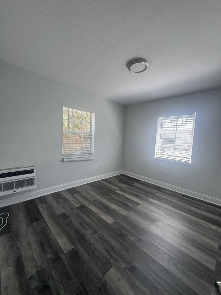 8411 BYRON AVE - Photo 5 of 8