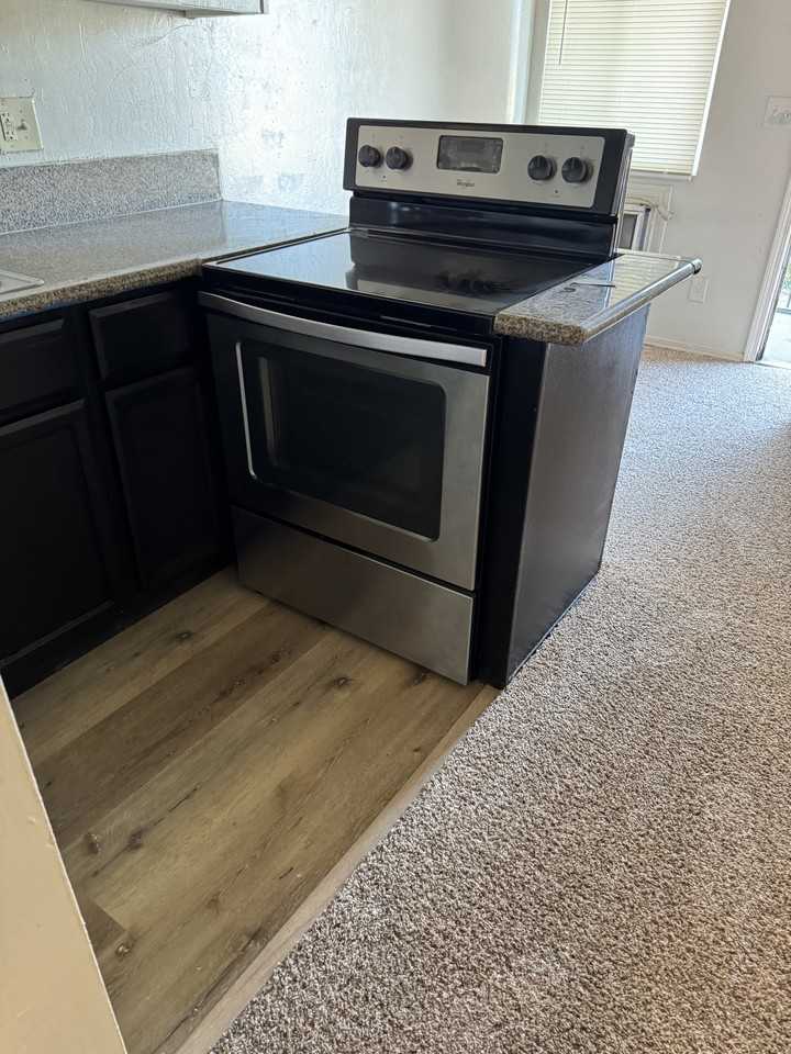 2410 South M Street - Photo 3 of 37