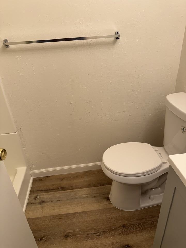 2410 South M Street - Photo 4 of 37