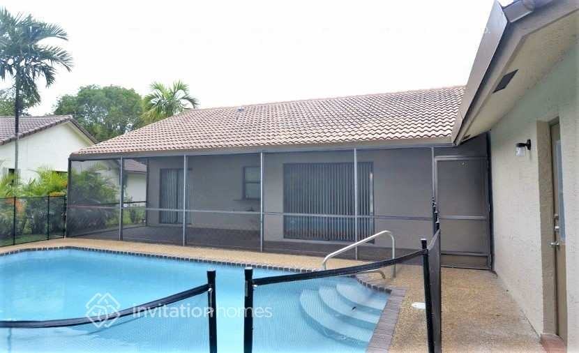 365 Nw 105th Dr - Photo 6 of 7