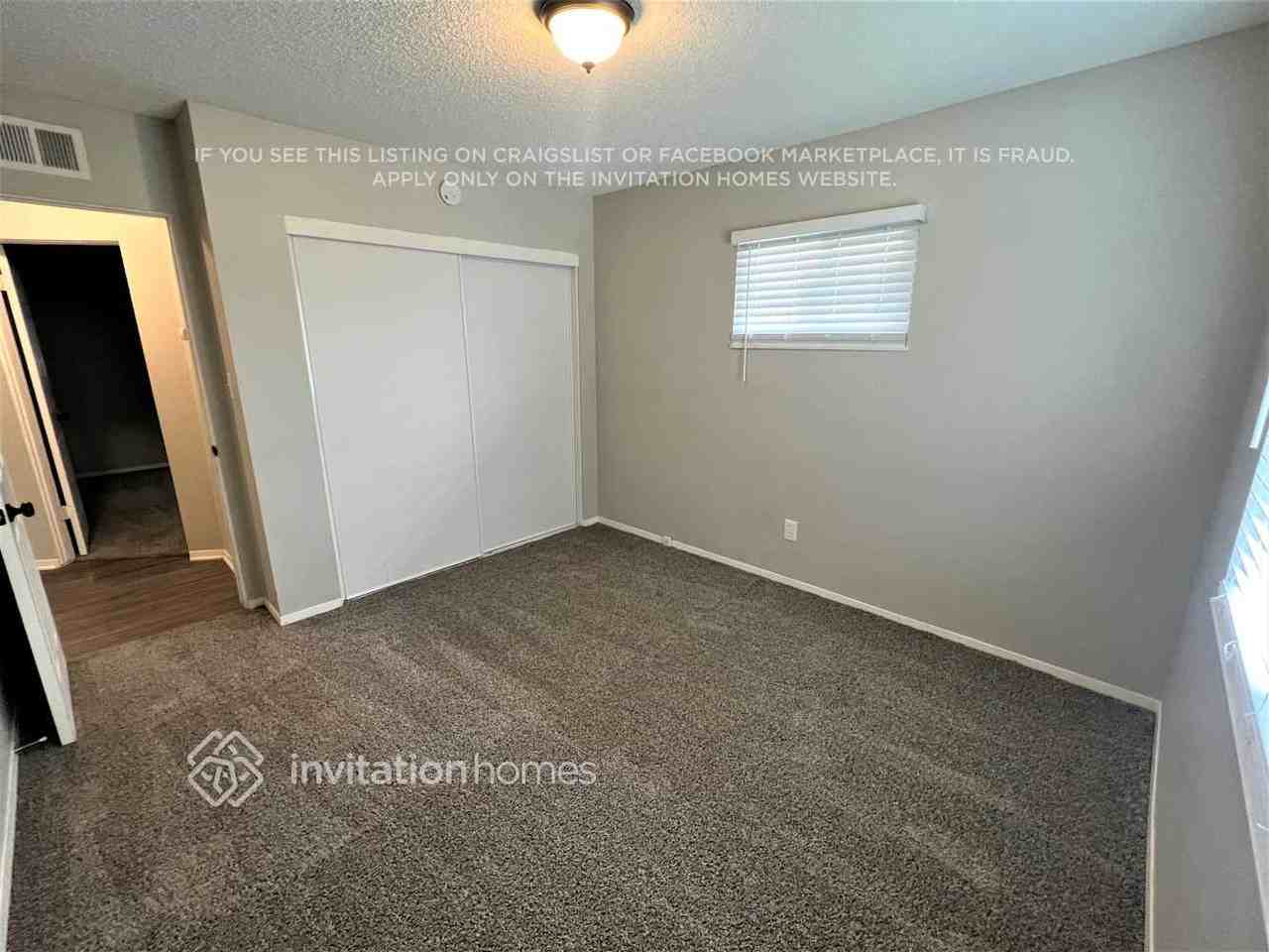 321 W Hacienda Dr - Photo 5 of 8