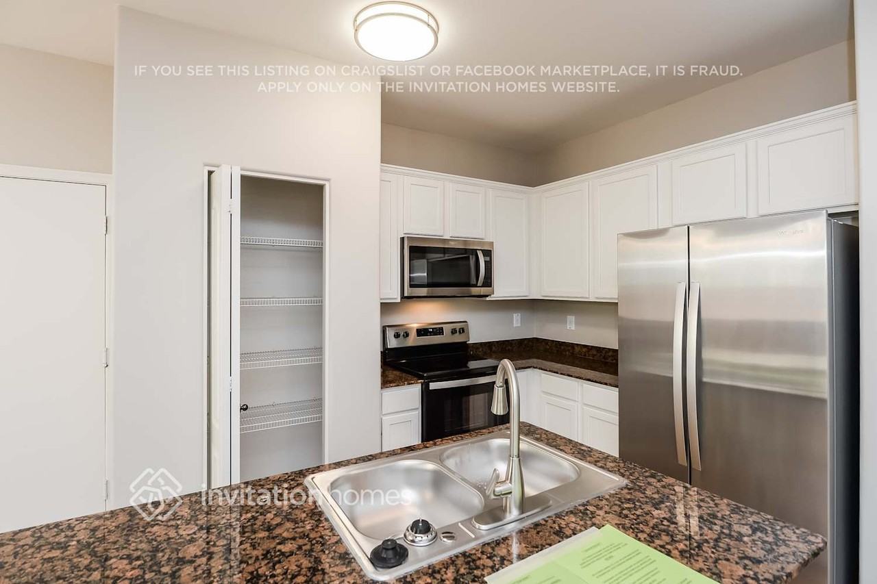 4110 E Tyson St - Photo 5 of 15