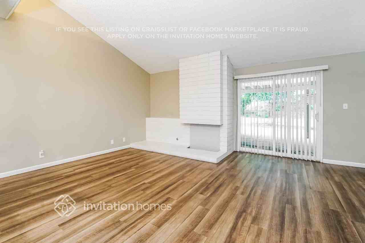 13427 Almetz St - Photo 3 of 17