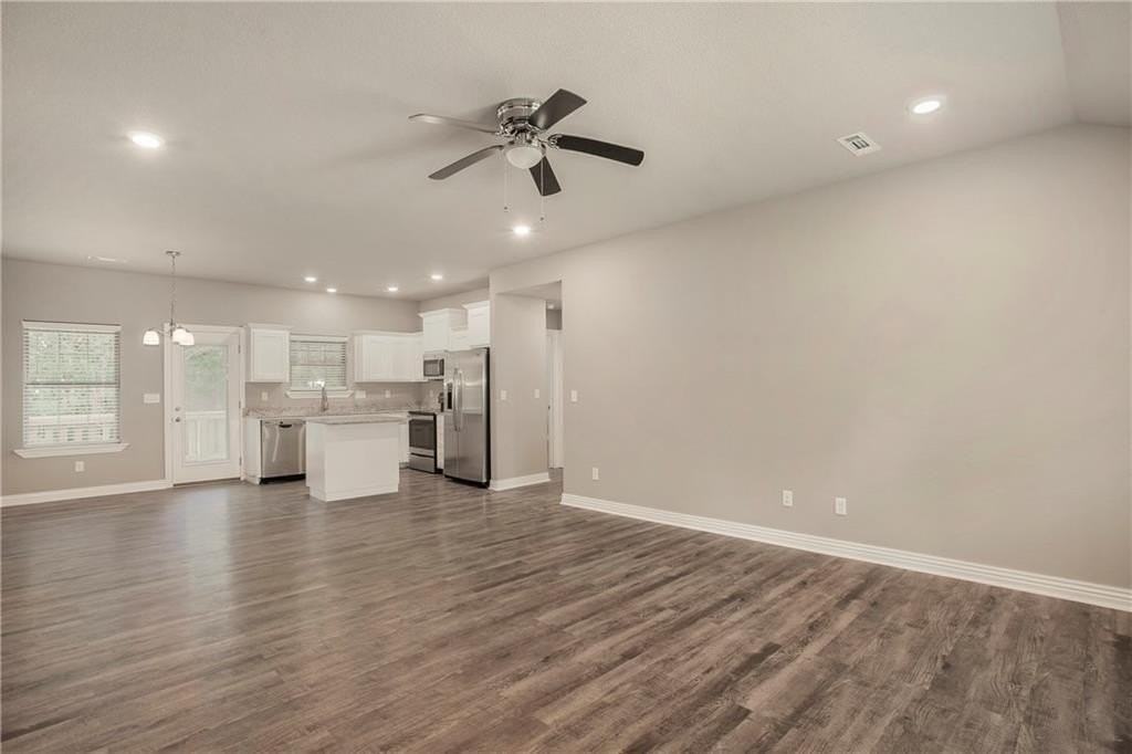 25 Lockhart Ln - Photo 2 of 14