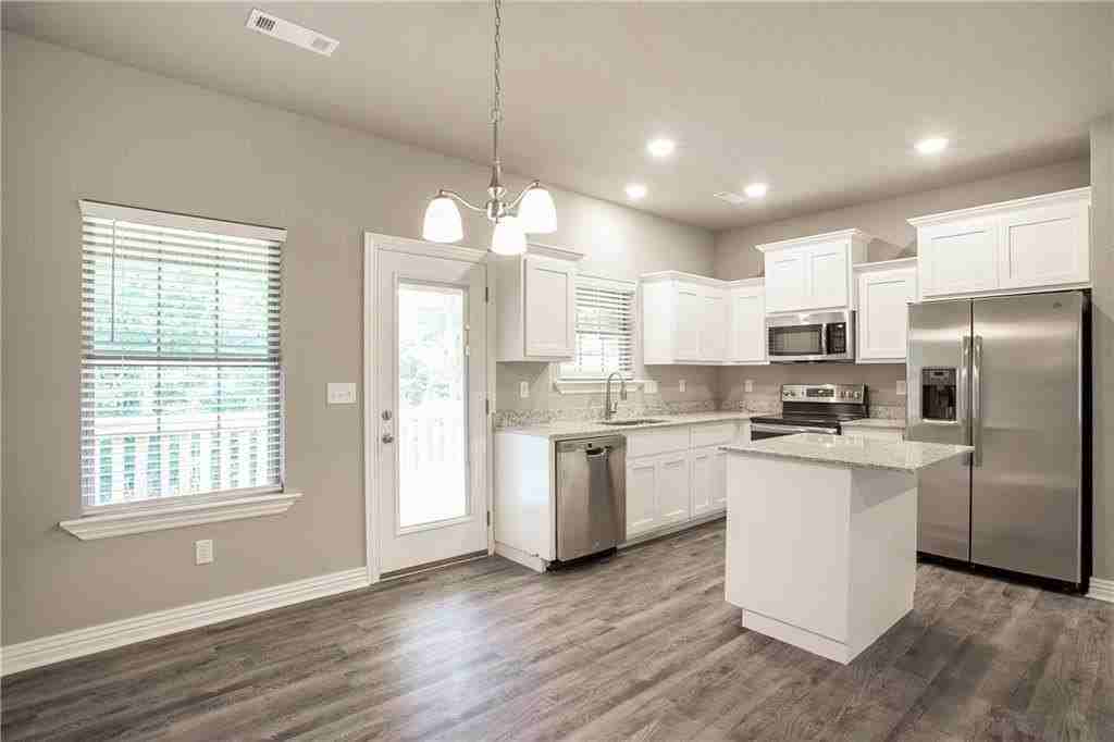 25 Lockhart Ln - Photo 4 of 14