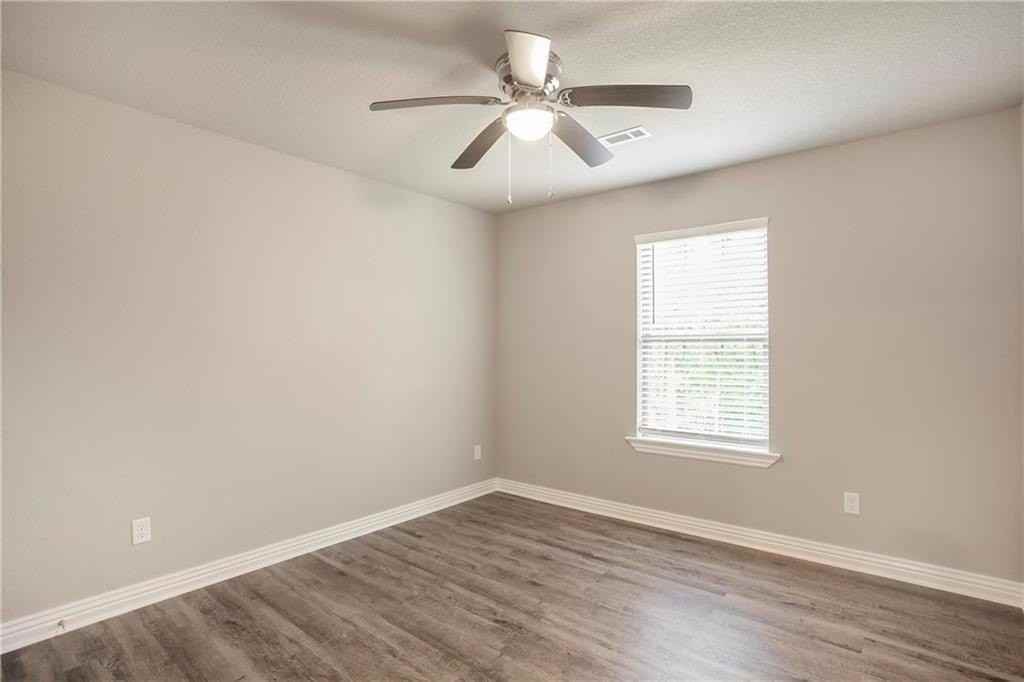 25 Lockhart Ln - Photo 7 of 14