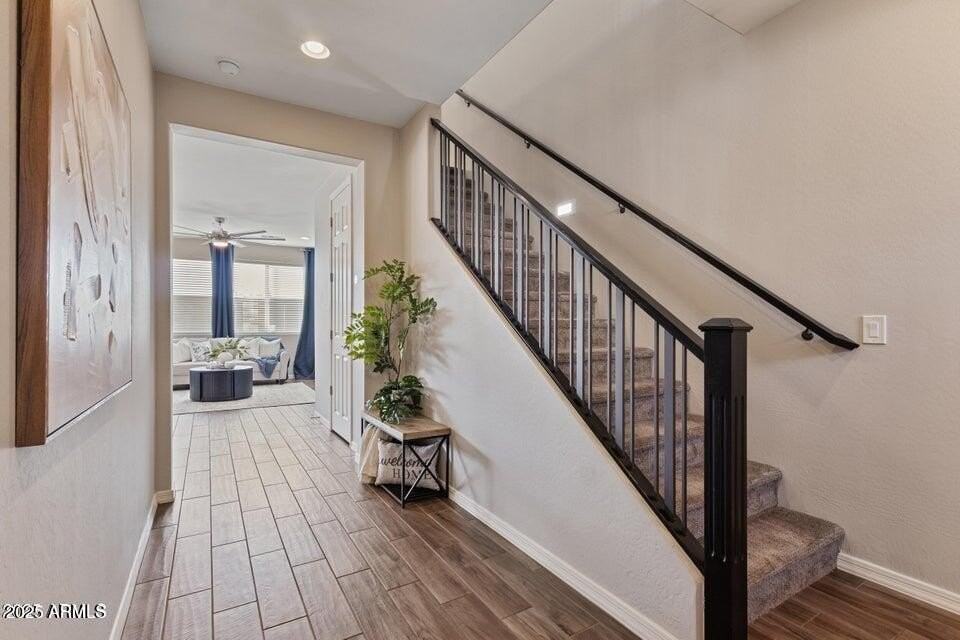 2337 W Gloria Ln - Photo 2 of 22