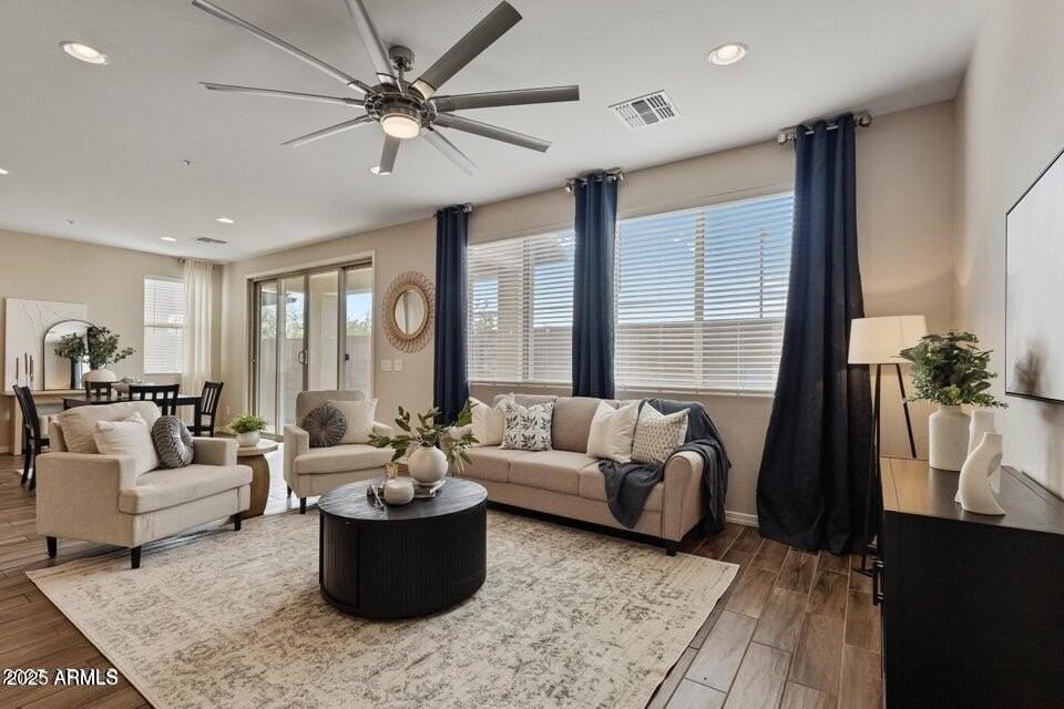 2337 W Gloria Ln - Photo 3 of 22