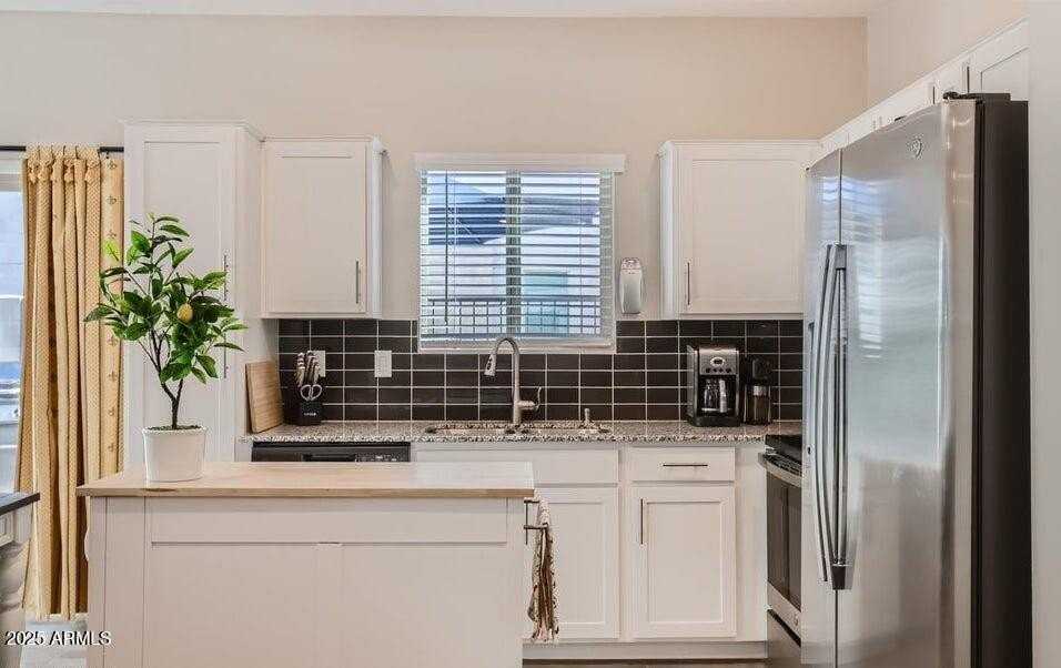 2241 W Griswold Rd - Photo 5 of 13