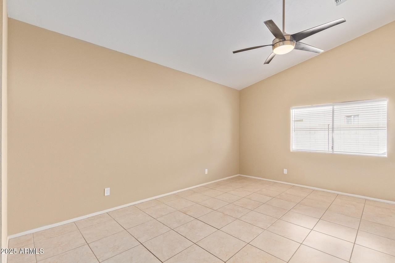 15457 N 63rd St - Photo 7 of 30