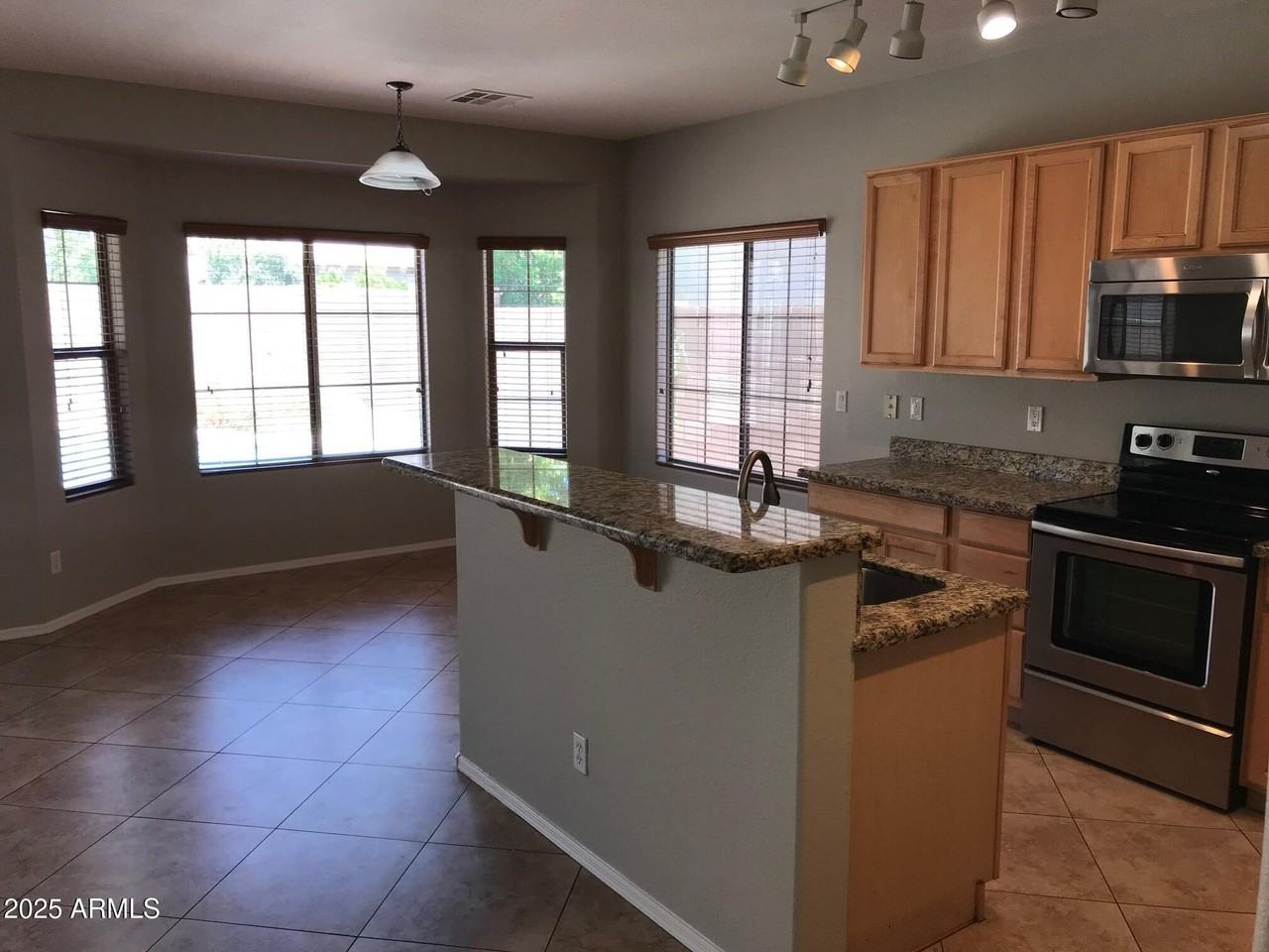 3440 E Flower St - Photo 4 of 22