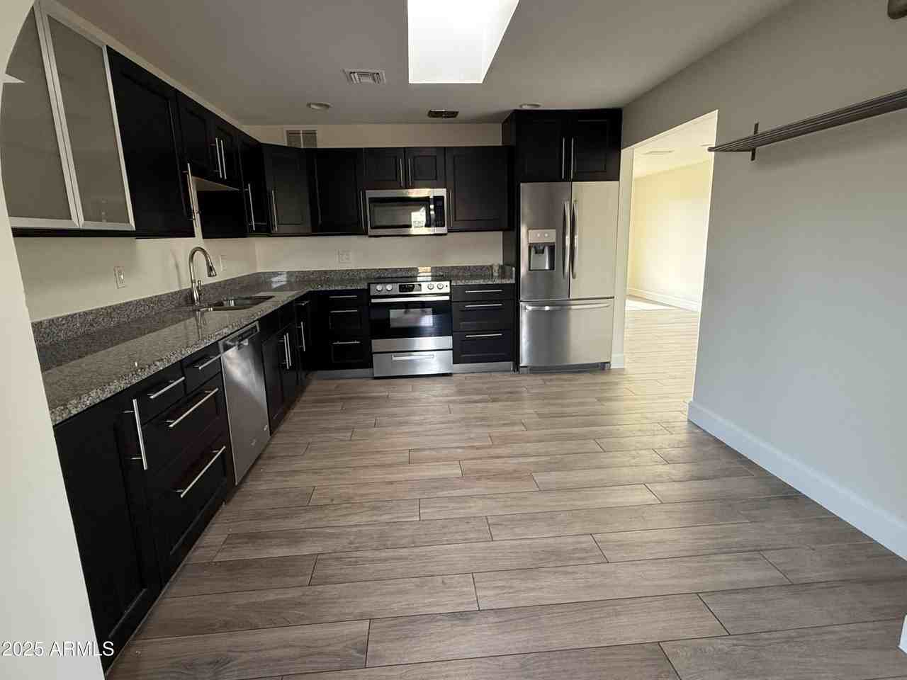 8102 E Whitton Ave - Photo 3 of 5