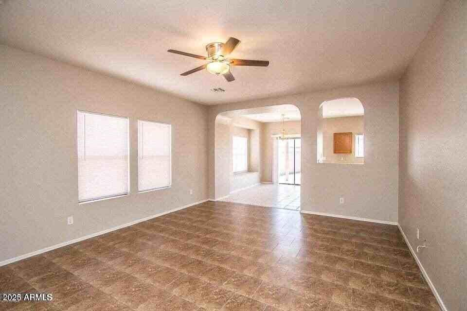 7985 W Mission Ln - Photo 5 of 10