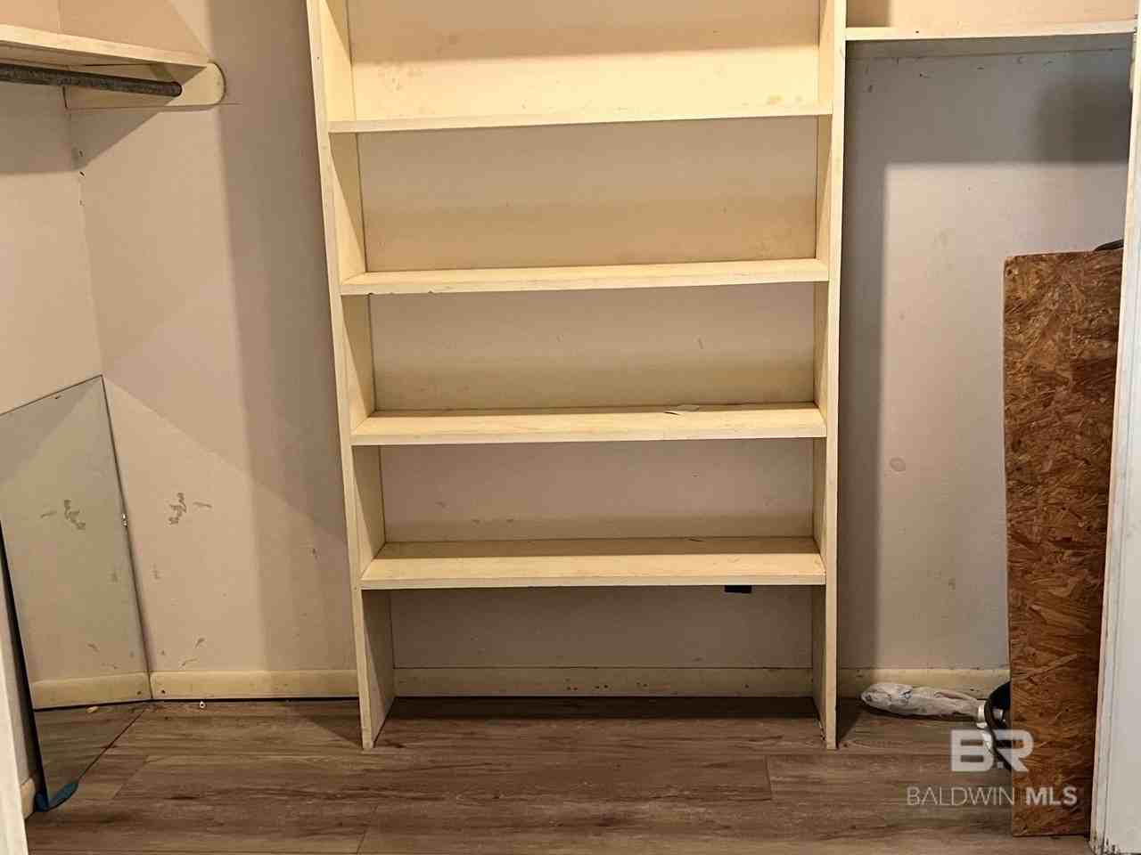 709 E 6th St - Photo 3 of 8