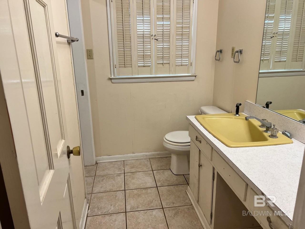 709 E 6th St - Photo 5 of 8