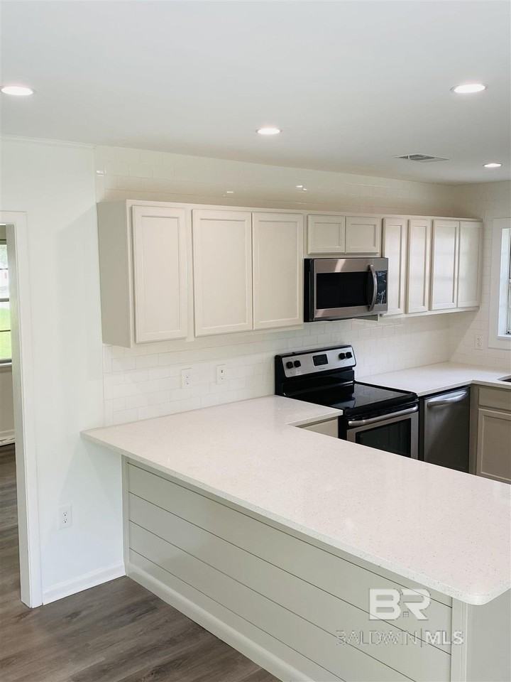 27178 Park Dr - Photo 2 of 2