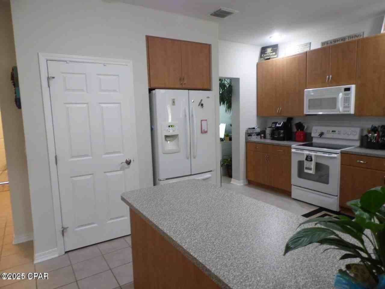 103 Kensington Cir - Photo 3 of 27