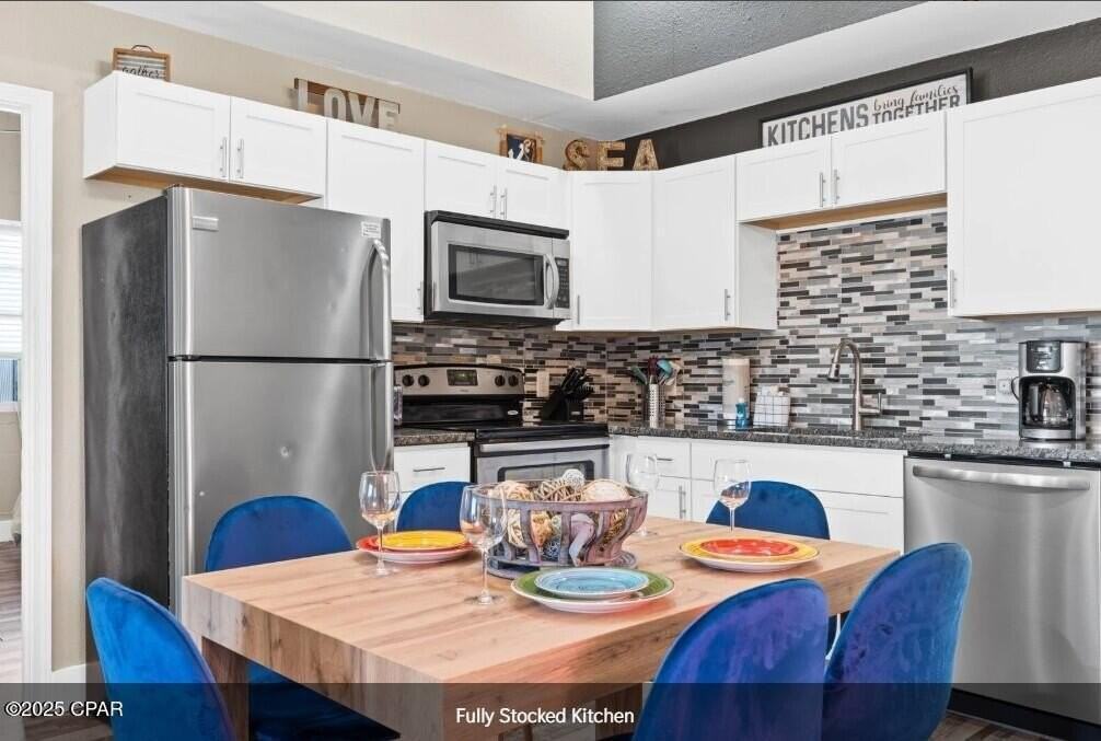 204 Carol Pl - Photo 3 of 24