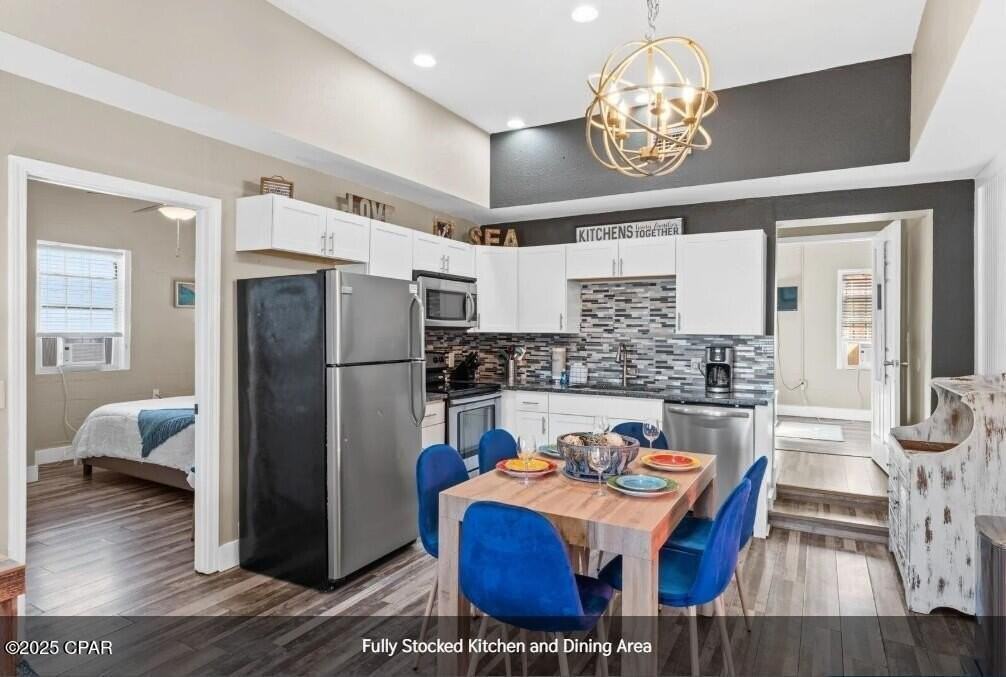 204 Carol Pl - Photo 4 of 24