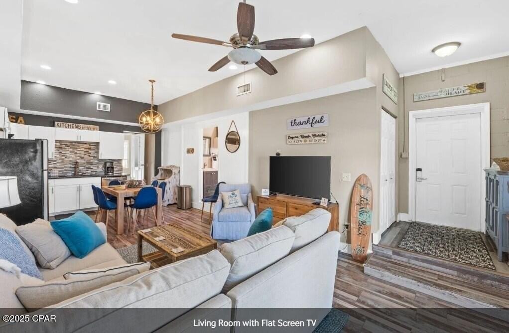 204 Carol Pl - Photo 7 of 24