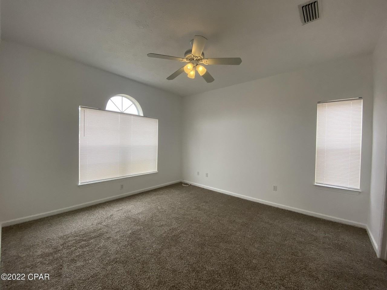 11741 Seashore Ln - Photo 5 of 14