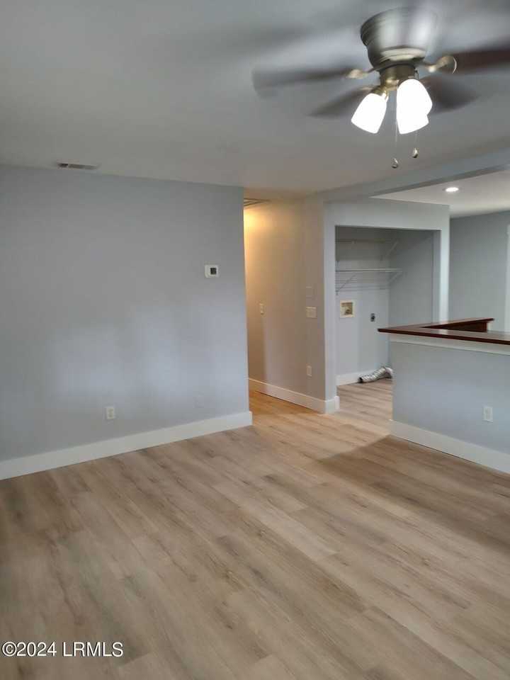 8 Red Oak Dr - Photo 4 of 27