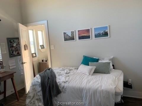 4306 Oaklawn St - Photo 2 of 15