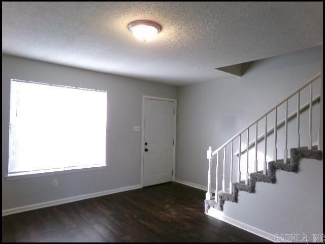 1805 Sanford Dr - Photo 3 of 20