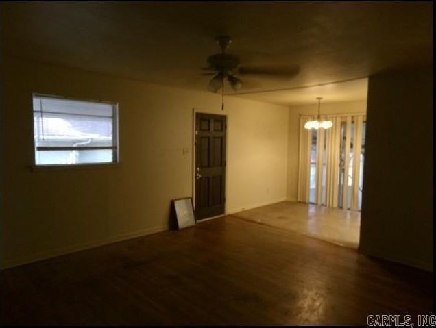 104 Santa Fe Trl - Photo 3 of 19