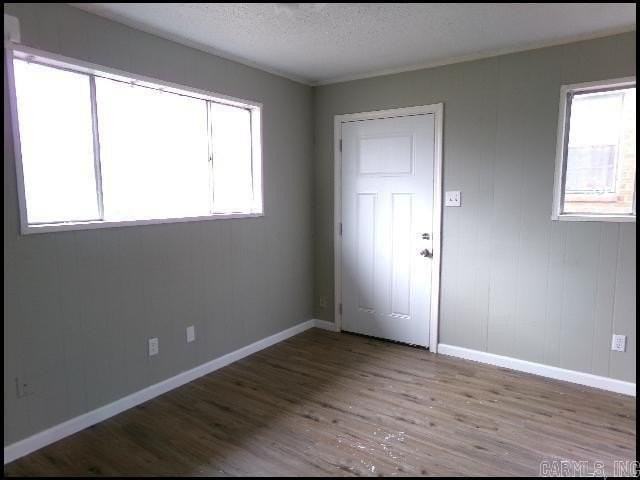 305 Smart St - Photo 3 of 20