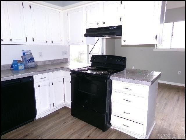 305 Smart St - Photo 5 of 20