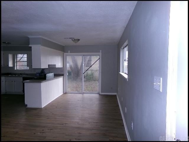 305 Smart St - Photo 6 of 20