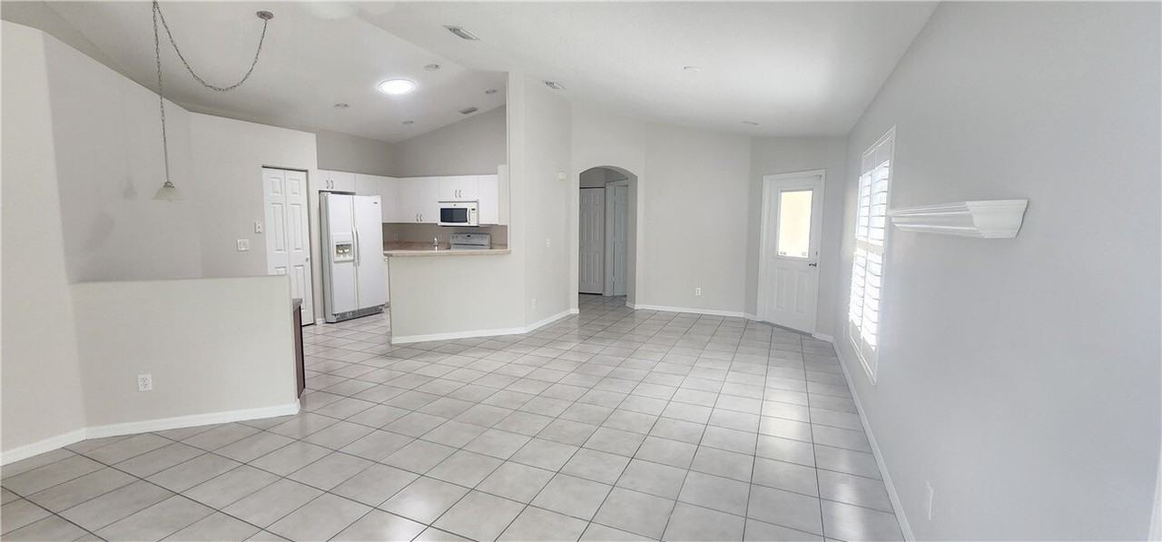 451 10th Pl - Photo 7 of 19