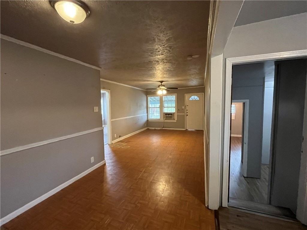 10912 Annaville Rd - Photo 3 of 16