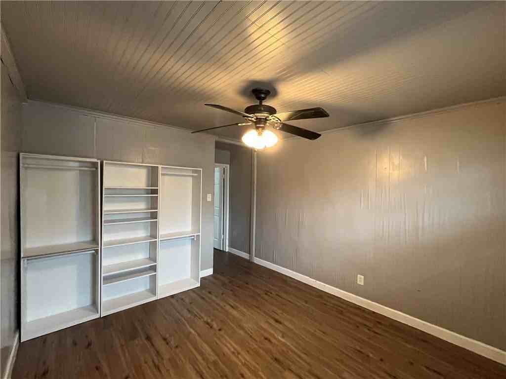 10912 Annaville Rd - Photo 7 of 16