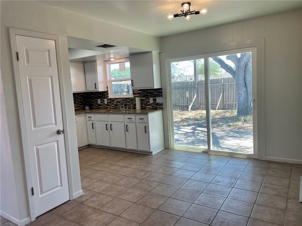 3715 La Paz Dr - Photo 6 of 9