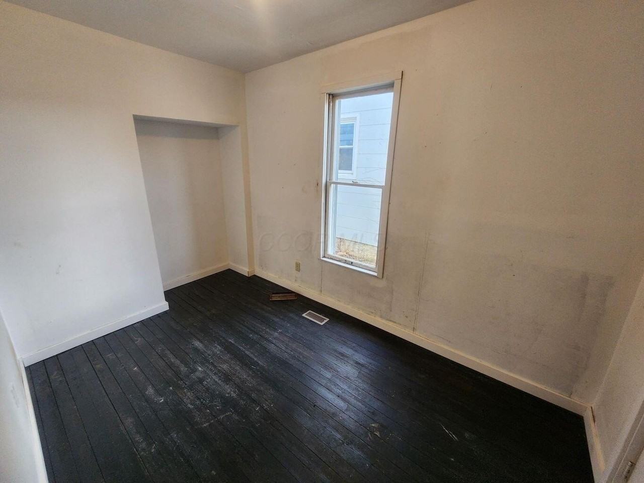 53 N Wayne Ave - Photo 3 of 12