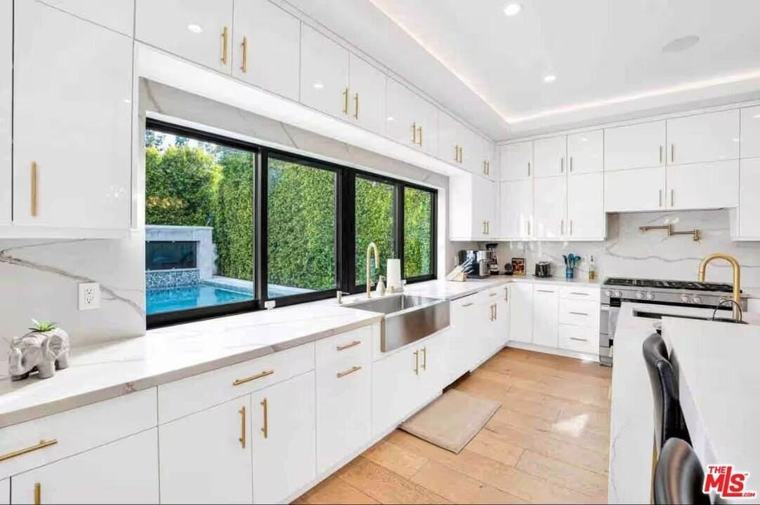 13812 Cumpston St - Photo 5 of 33