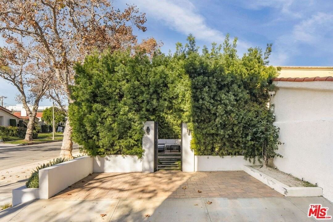 360 S Canon Dr - Photo 2 of 18